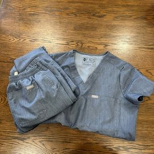 Figs Denim Blue Scrubs (Xs Catarina Top, Xs Regular Yola Pants)